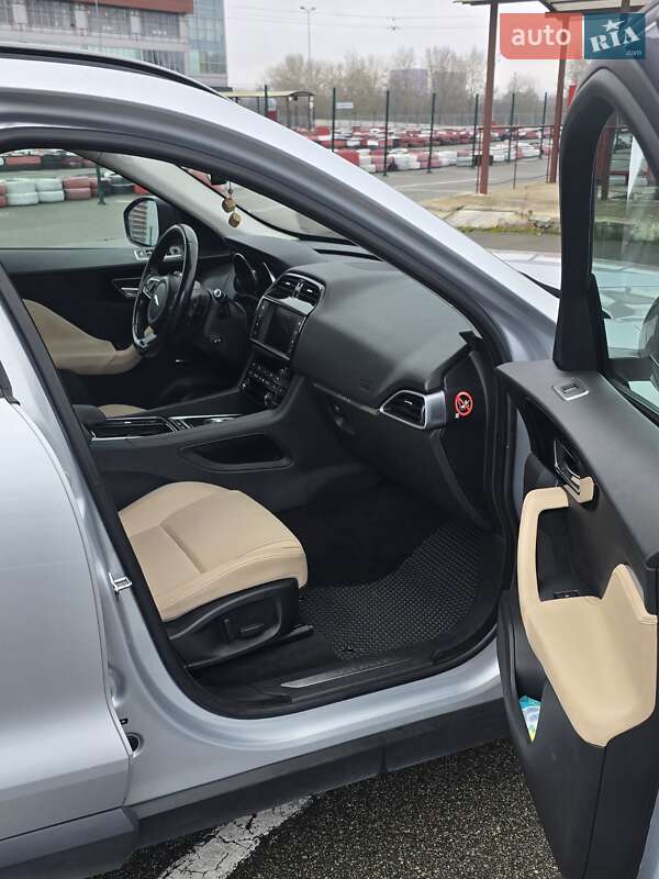 Позашляховик / Кросовер Jaguar F-Pace 2017 в Києві