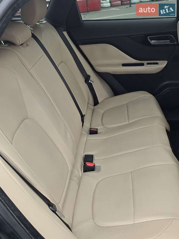 Позашляховик / Кросовер Jaguar F-Pace 2017 в Києві