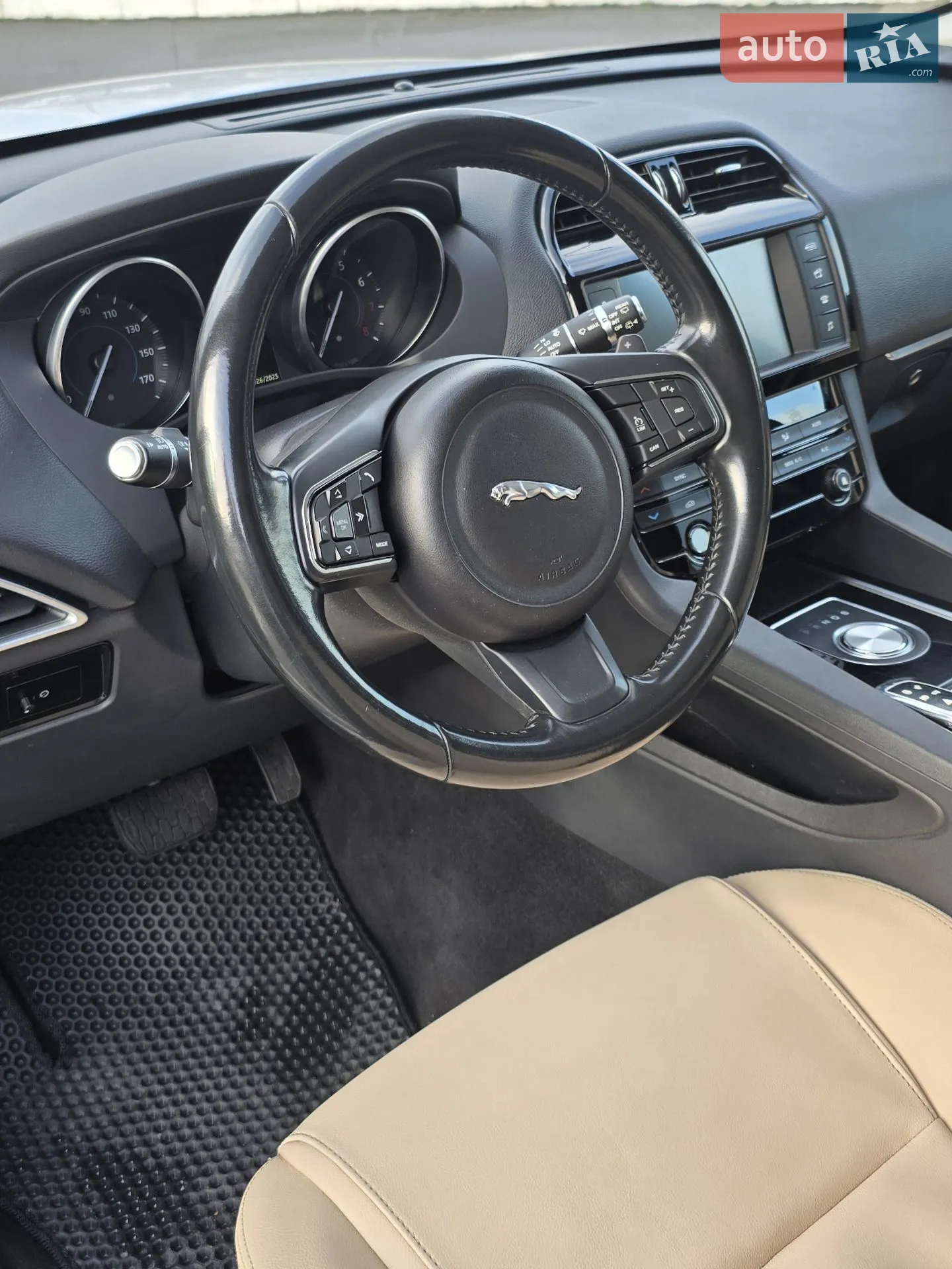 2017 Jaguar F-Pace - мініатюра 18