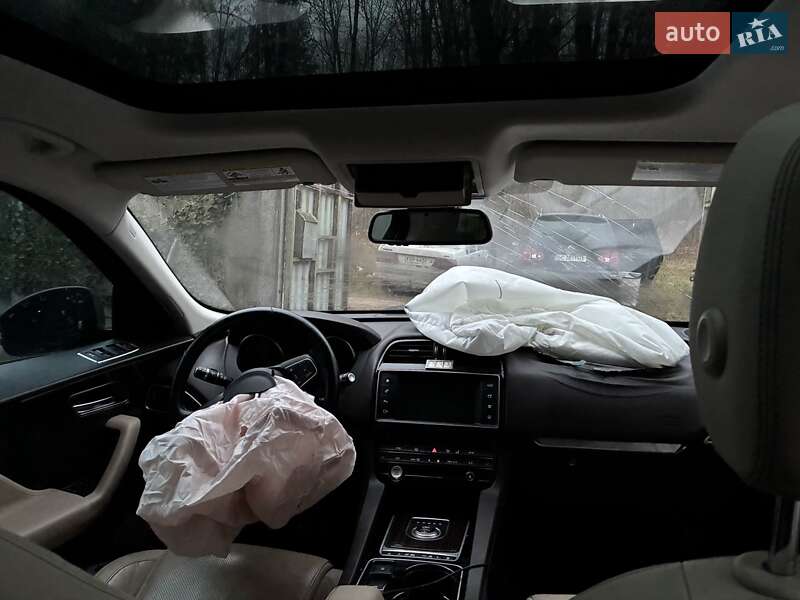 Внедорожник / Кроссовер Jaguar F-Pace 2016 в Львове фото 15 Внедорожник / Кроссовер Jaguar F-Pace 2016 в Львове