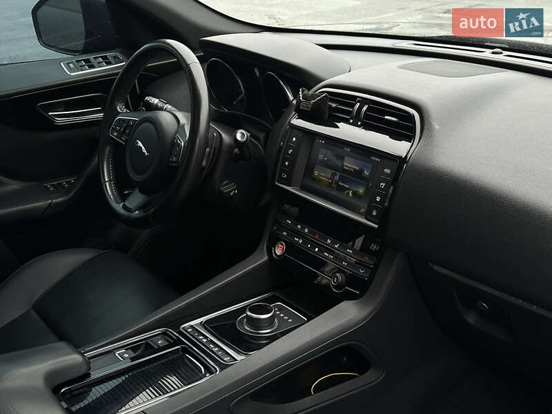 Внедорожник / Кроссовер Jaguar F-Pace 2017 в Львове фото 19 Внедорожник / Кроссовер Jaguar F-Pace 2017 в Львове