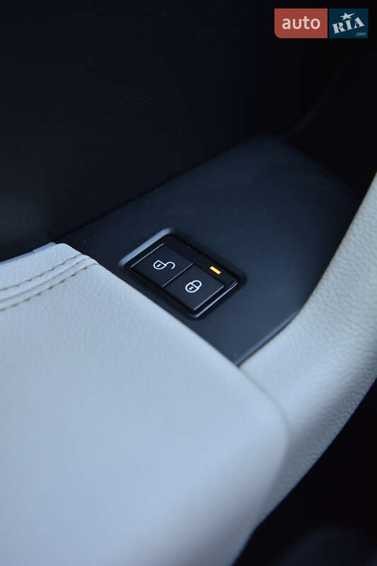 Внедорожник / Кроссовер Jaguar F-Pace 2016 в Чернигове