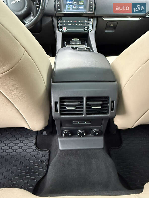 Внедорожник / Кроссовер Jaguar F-Pace 2017 в Львове