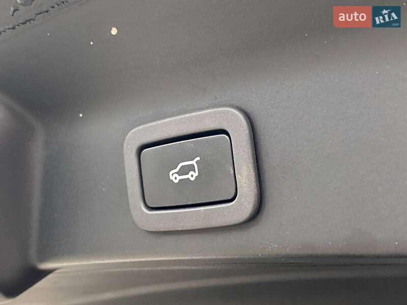 Внедорожник / Кроссовер Jaguar F-Pace 2017 в Львове фото 22 Внедорожник / Кроссовер Jaguar F-Pace 2017 в Львове