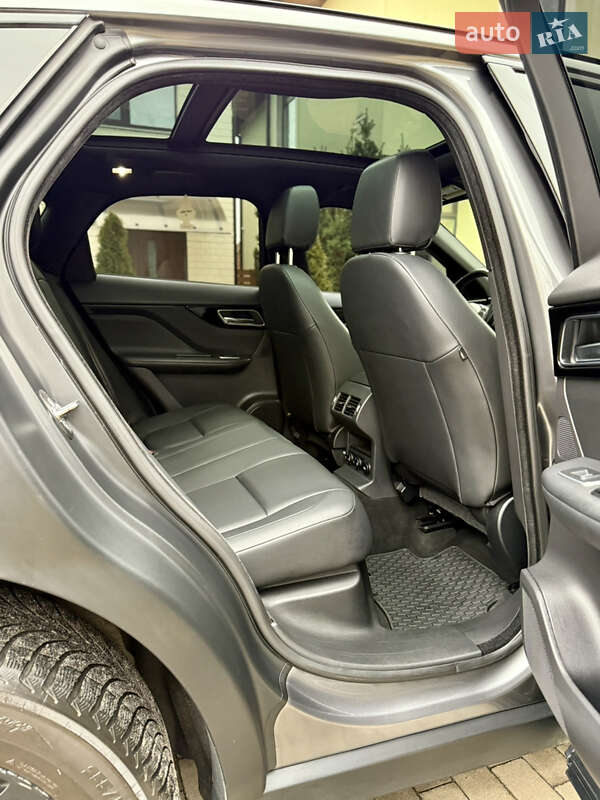 Внедорожник / Кроссовер Jaguar F-Pace 2016 в Киеве