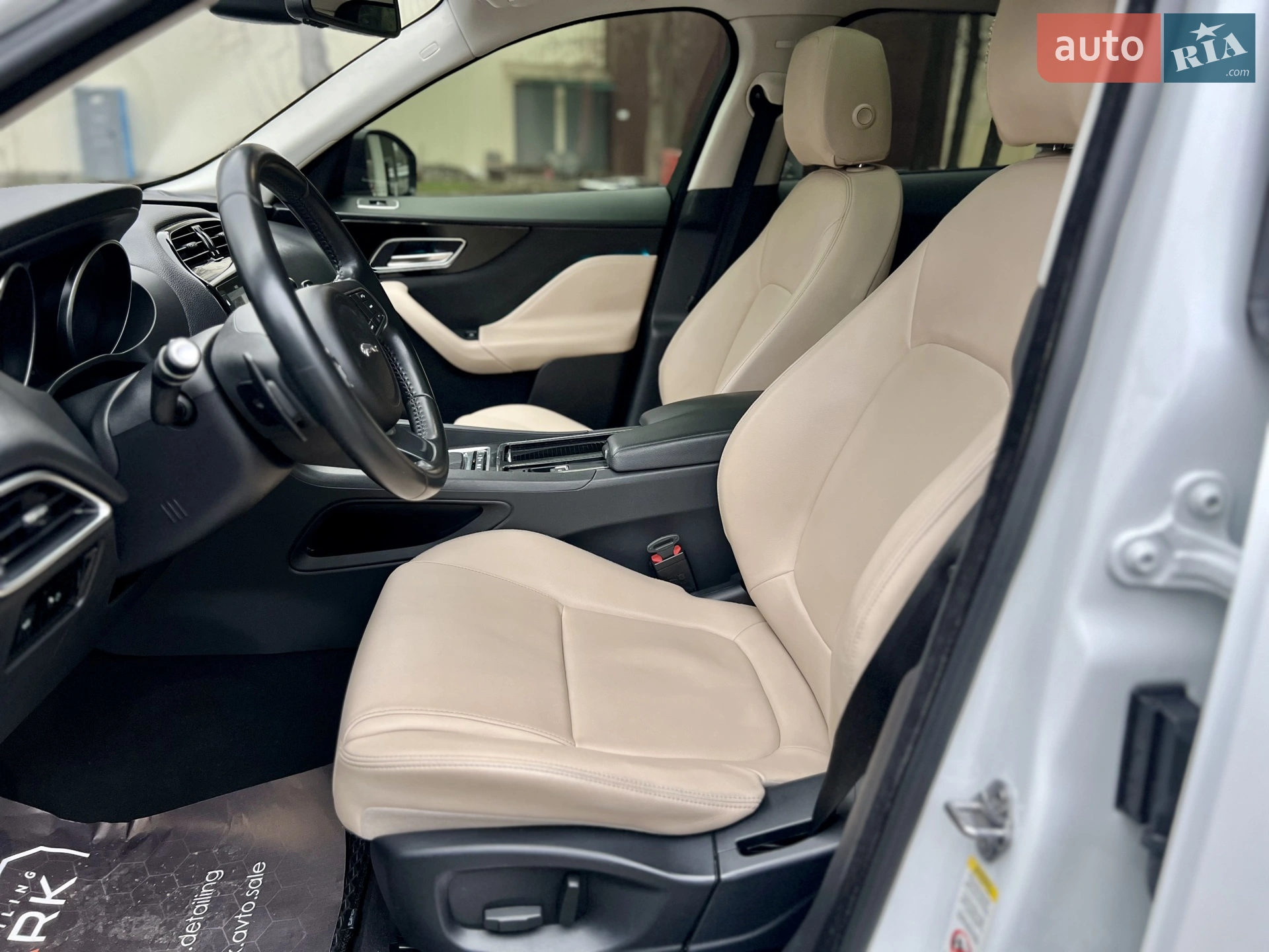 2018 Jaguar F-Pace - мініатюра 28
