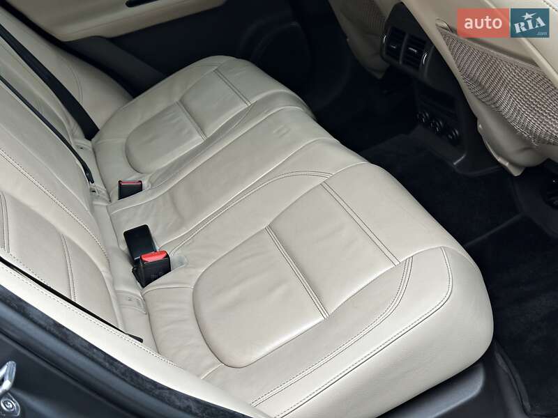 Внедорожник / Кроссовер Jaguar F-Pace 2017 в Одессе фото 39 Внедорожник / Кроссовер Jaguar F-Pace 2017 в Одессе