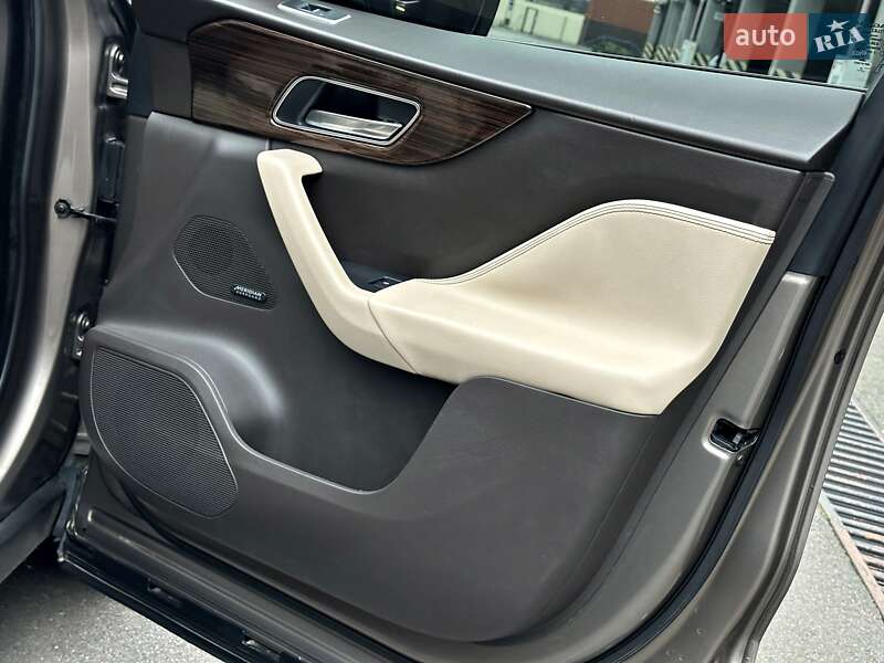 Внедорожник / Кроссовер Jaguar F-Pace 2017 в Одессе фото 41 Внедорожник / Кроссовер Jaguar F-Pace 2017 в Одессе