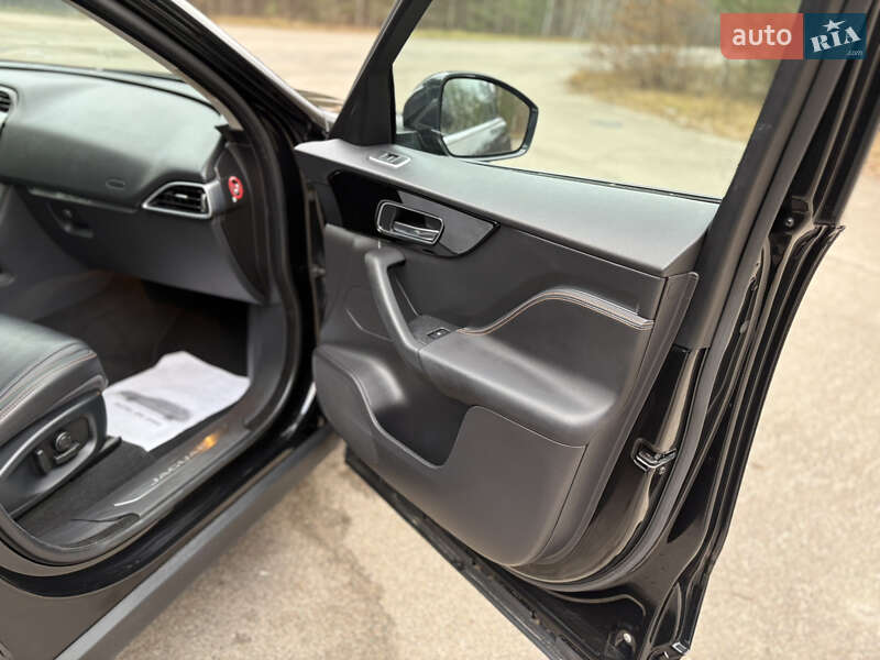 Внедорожник / Кроссовер Jaguar F-Pace 2016 в Киеве фото 40 Внедорожник / Кроссовер Jaguar F-Pace 2016 в Киеве