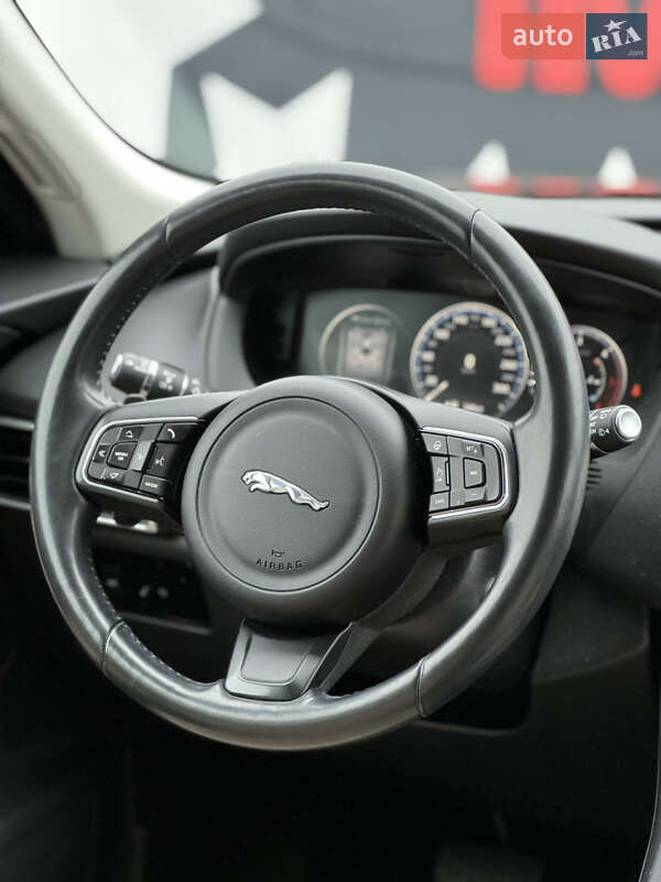 Внедорожник / Кроссовер Jaguar F-Pace 2016 в Киеве фото 11 Внедорожник / Кроссовер Jaguar F-Pace 2016 в Киеве