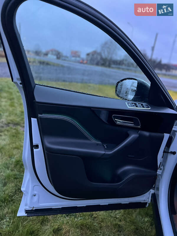 Внедорожник / Кроссовер Jaguar F-Pace 2017 в Ковеле