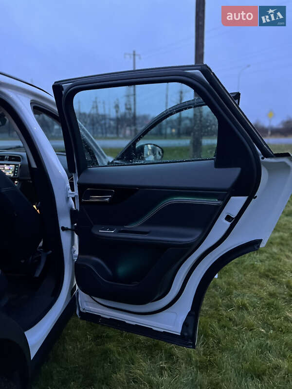 Внедорожник / Кроссовер Jaguar F-Pace 2017 в Ковеле