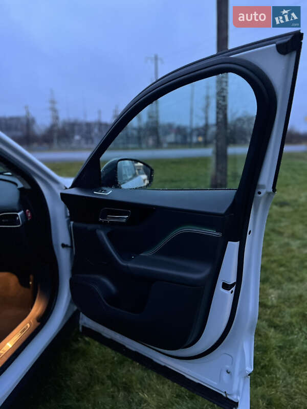 Внедорожник / Кроссовер Jaguar F-Pace 2017 в Ковеле