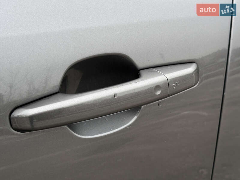 Внедорожник / Кроссовер Jaguar F-Pace 2017 в Киеве фото 18 Внедорожник / Кроссовер Jaguar F-Pace 2017 в Киеве