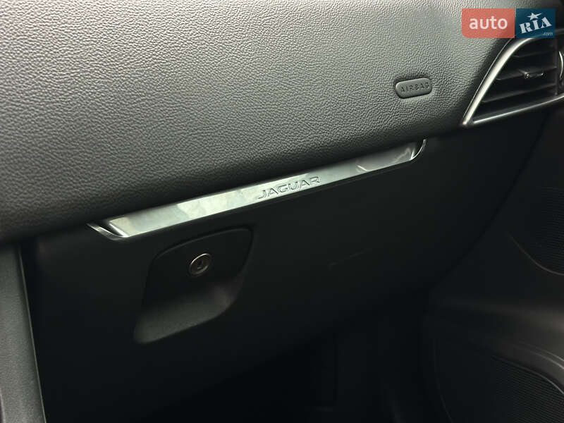 Внедорожник / Кроссовер Jaguar F-Pace 2017 в Киеве фото 36 Внедорожник / Кроссовер Jaguar F-Pace 2017 в Киеве