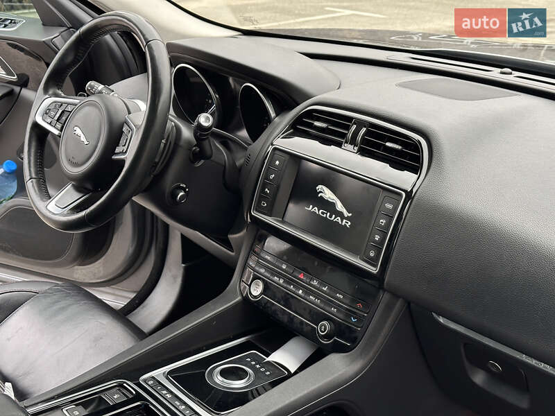 Внедорожник / Кроссовер Jaguar F-Pace 2017 в Киеве фото 54 Внедорожник / Кроссовер Jaguar F-Pace 2017 в Киеве