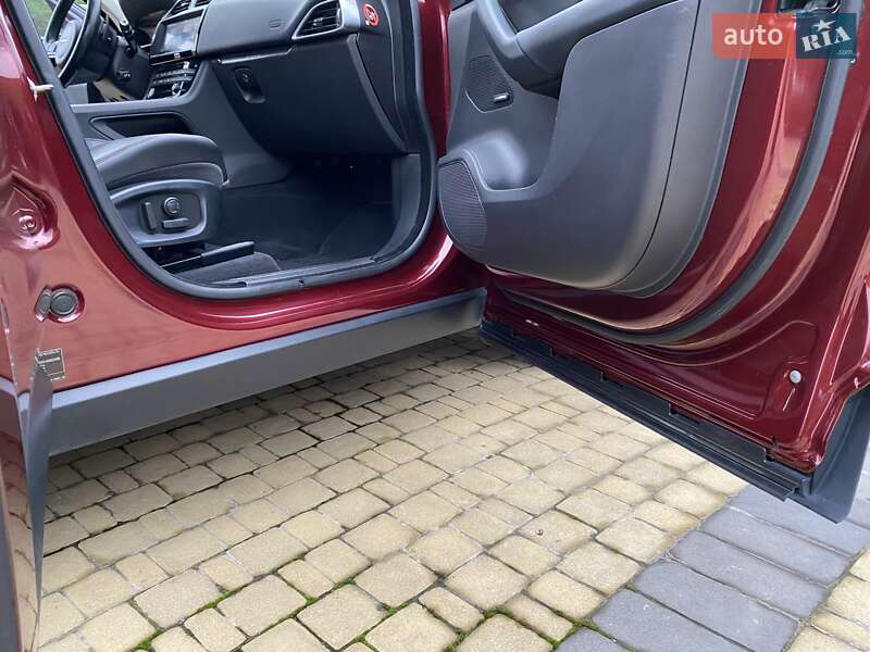 Внедорожник / Кроссовер Jaguar F-Pace 2016 в Львове фото 14 Внедорожник / Кроссовер Jaguar F-Pace 2016 в Львове