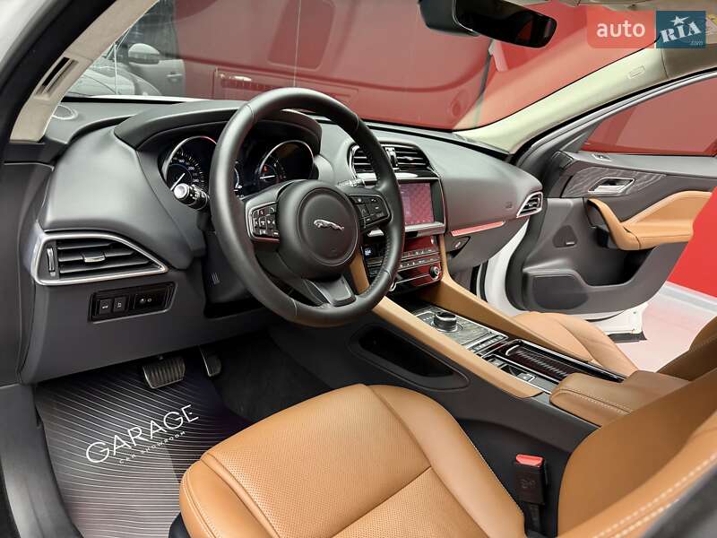 Внедорожник / Кроссовер Jaguar F-Pace 2019 в Киеве