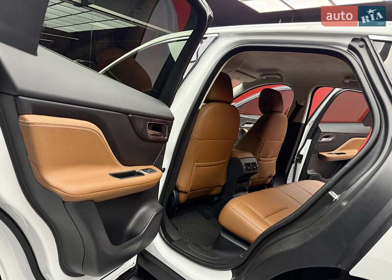 Внедорожник / Кроссовер Jaguar F-Pace 2019 в Киеве