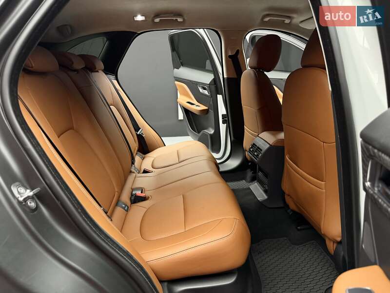 Внедорожник / Кроссовер Jaguar F-Pace 2019 в Киеве