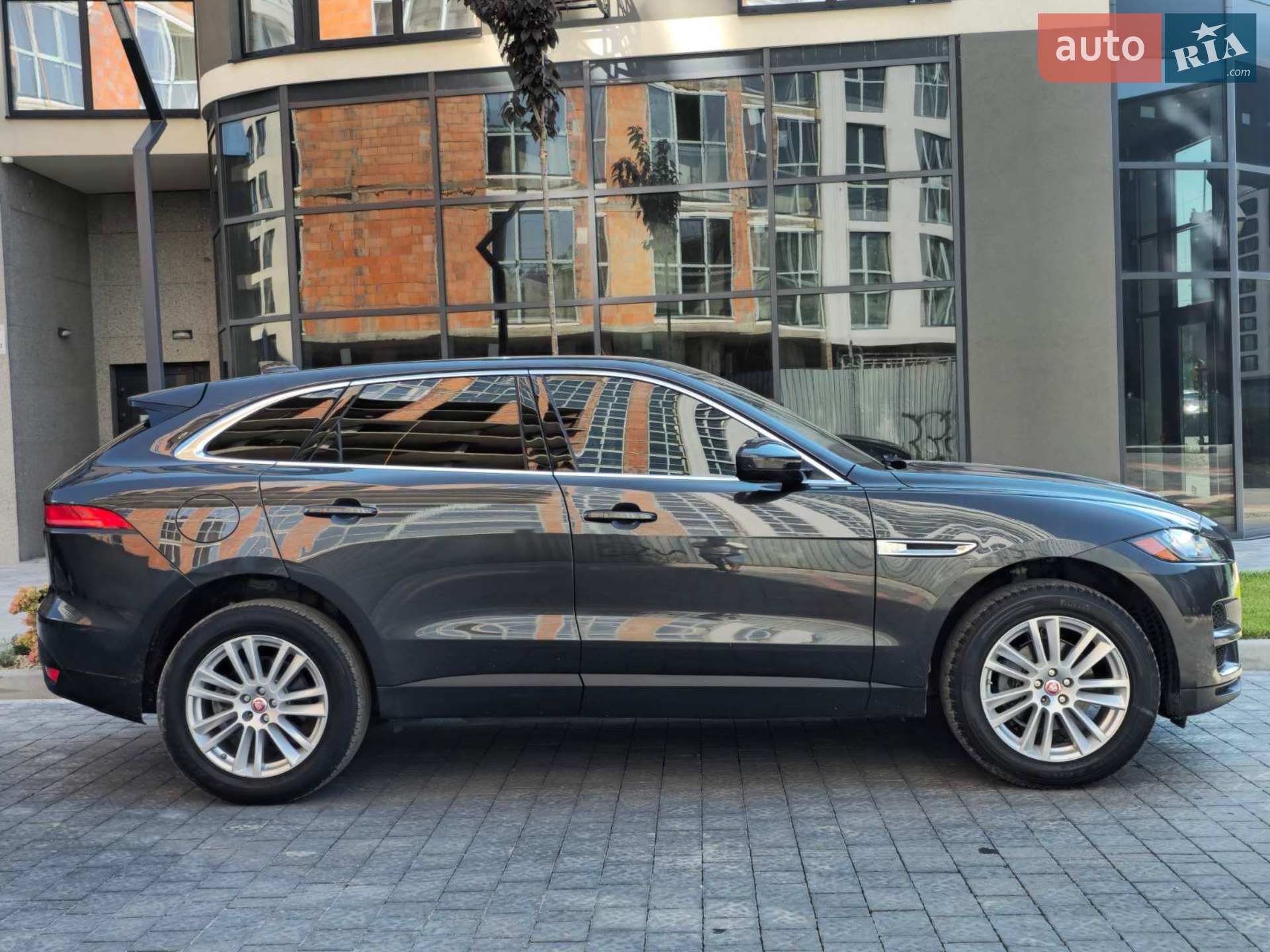 2017 Jaguar F-Pace - мініатюра 5