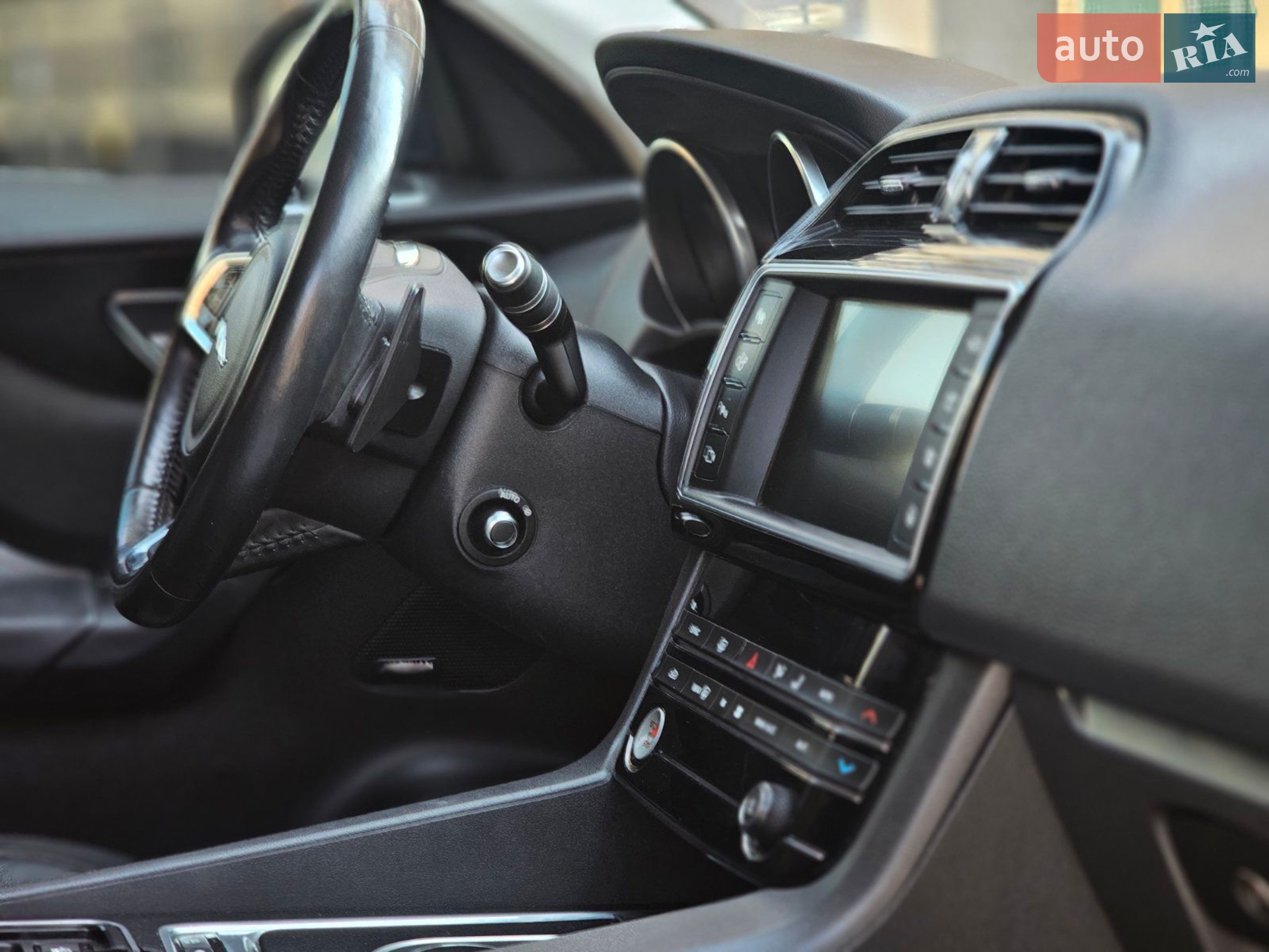 2017 Jaguar F-Pace - мініатюра 17