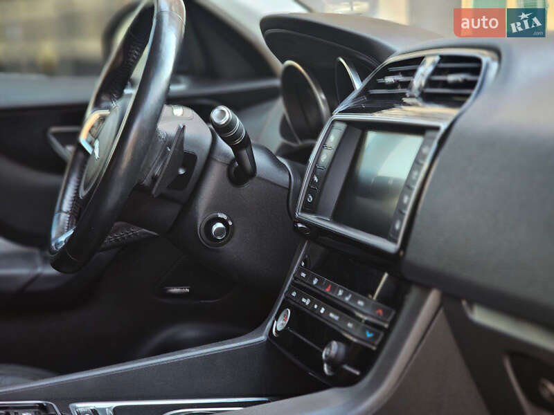 Внедорожник / Кроссовер Jaguar F-Pace 2017 в Киеве фото 17 Внедорожник / Кроссовер Jaguar F-Pace 2017 в Киеве