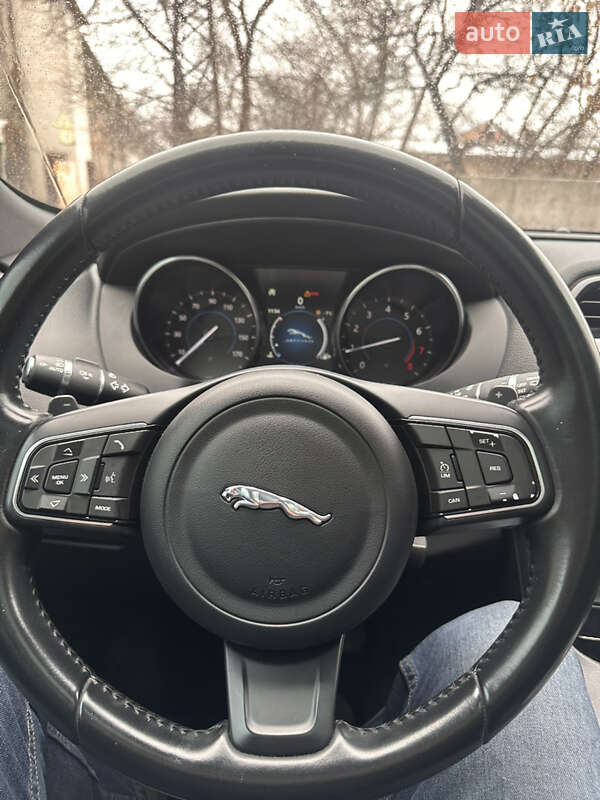 Внедорожник / Кроссовер Jaguar F-Pace 2017 в Чернигове фото 6 Внедорожник / Кроссовер Jaguar F-Pace 2017 в Чернигове