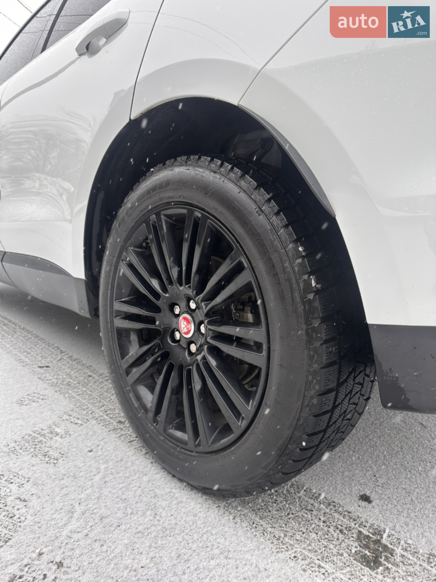 2017 Jaguar F-Pace - мініатюра 16