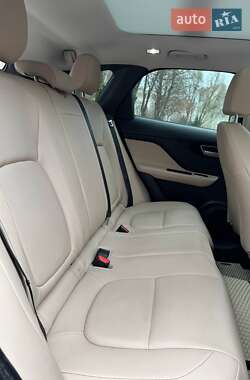 Внедорожник / Кроссовер Jaguar F-Pace 2016 в Тернополе