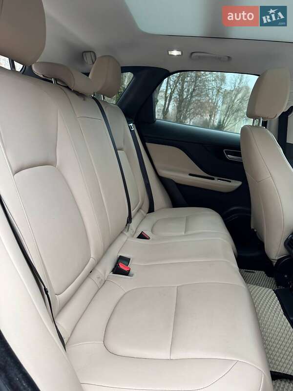 Внедорожник / Кроссовер Jaguar F-Pace 2016 в Тернополе