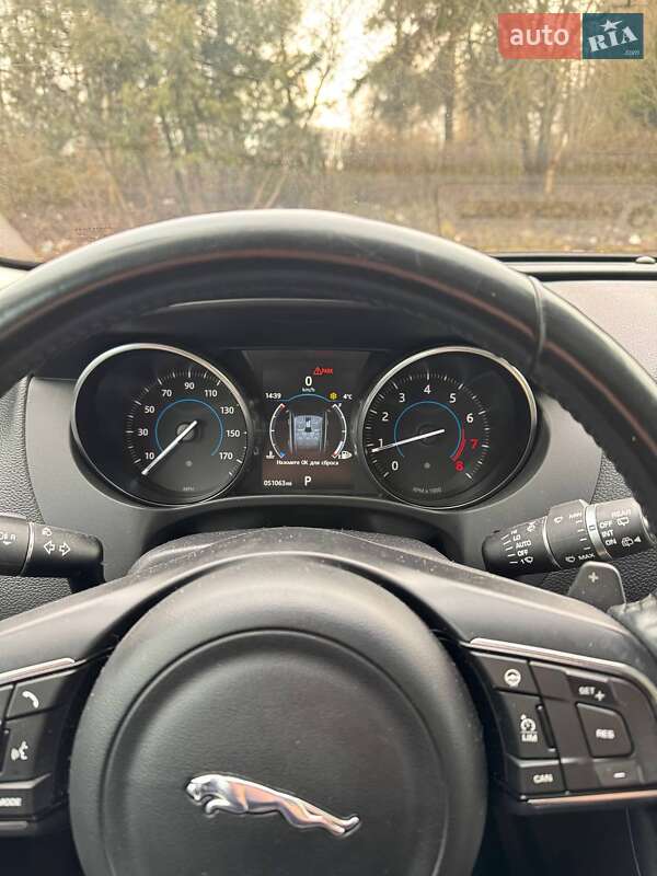 Внедорожник / Кроссовер Jaguar F-Pace 2016 в Тернополе