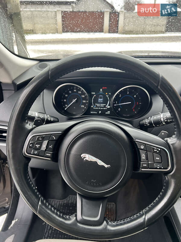 Внедорожник / Кроссовер Jaguar F-Pace 2016 в Василькове