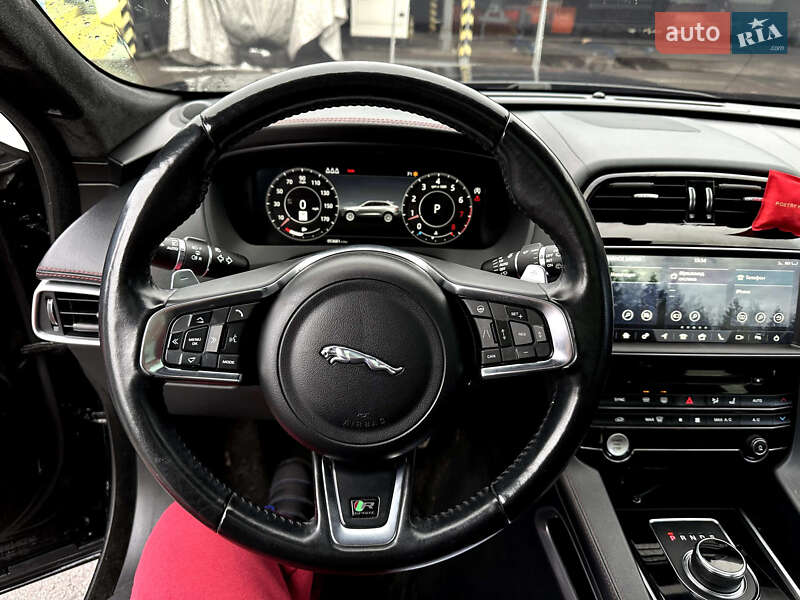 Внедорожник / Кроссовер Jaguar F-Pace 2018 в Полтаве фото 17 Внедорожник / Кроссовер Jaguar F-Pace 2018 в Полтаве