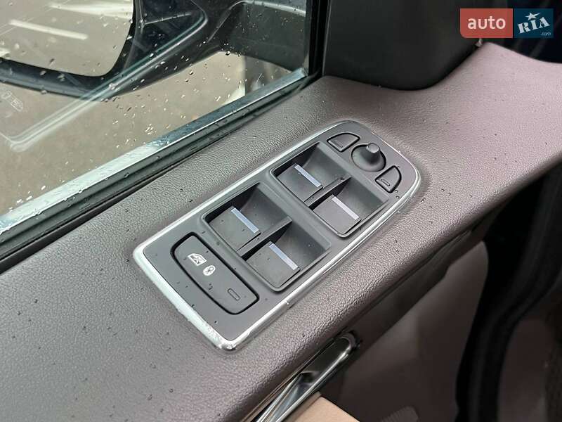 Внедорожник / Кроссовер Jaguar F-Pace 2016 в Киеве фото 16 Внедорожник / Кроссовер Jaguar F-Pace 2016 в Киеве