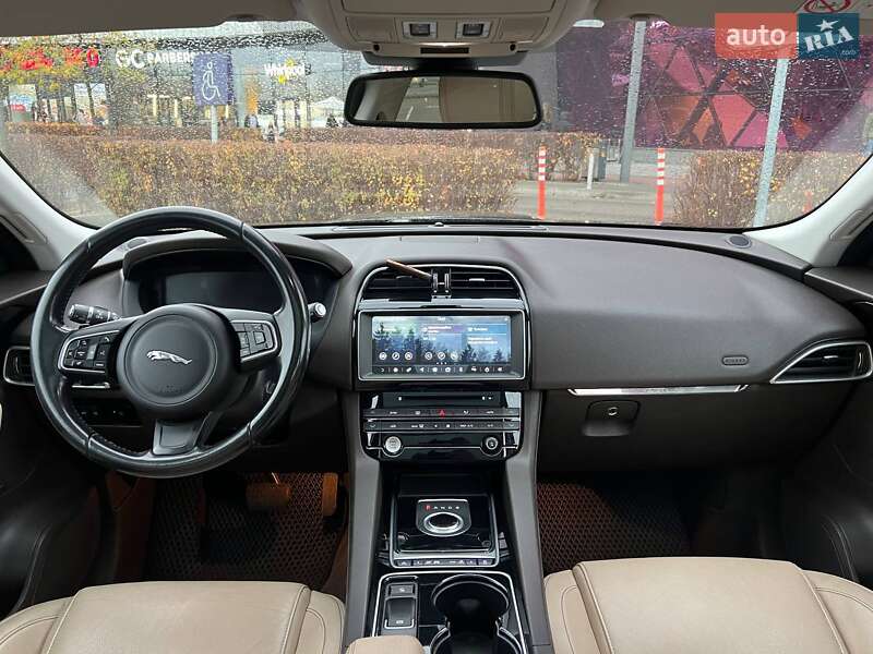 Внедорожник / Кроссовер Jaguar F-Pace 2016 в Киеве фото 32 Внедорожник / Кроссовер Jaguar F-Pace 2016 в Киеве