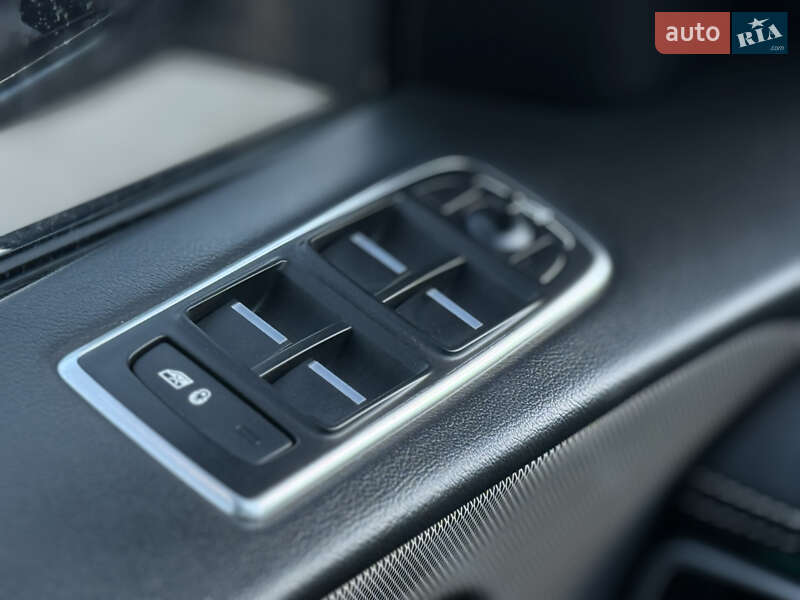 Внедорожник / Кроссовер Jaguar F-Pace 2018 в Полтаве фото 25 Внедорожник / Кроссовер Jaguar F-Pace 2018 в Полтаве