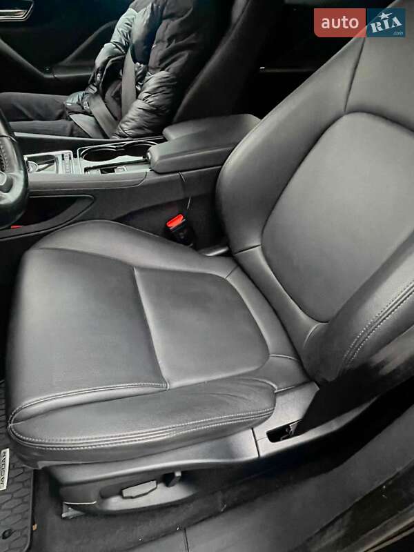 Внедорожник / Кроссовер Jaguar F-Pace 2017 в Львове фото 12 Внедорожник / Кроссовер Jaguar F-Pace 2017 в Львове