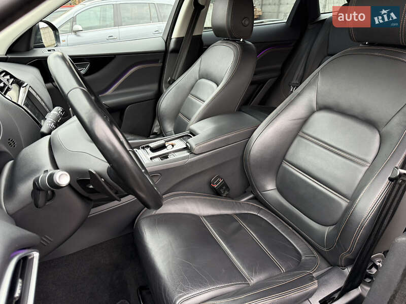 Позашляховик / Кросовер Jaguar F-Pace 2017 в Луцьку