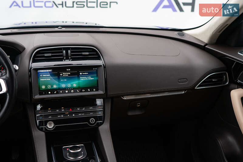 Внедорожник / Кроссовер Jaguar F-Pace 2019 в Киеве фото 44 Внедорожник / Кроссовер Jaguar F-Pace 2019 в Киеве