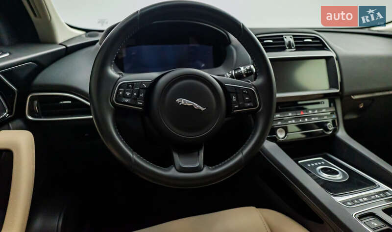 Внедорожник / Кроссовер Jaguar F-Pace 2017 в Киеве фото 4 Внедорожник / Кроссовер Jaguar F-Pace 2017 в Киеве