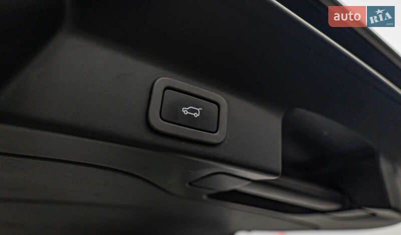 Внедорожник / Кроссовер Jaguar F-Pace 2017 в Киеве фото 11 Внедорожник / Кроссовер Jaguar F-Pace 2017 в Киеве