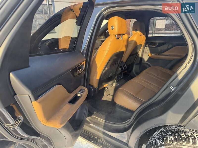 Внедорожник / Кроссовер Jaguar F-Pace 2017 в Полтаве