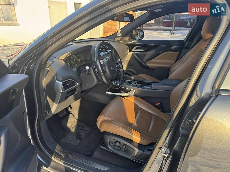 Внедорожник / Кроссовер Jaguar F-Pace 2017 в Полтаве