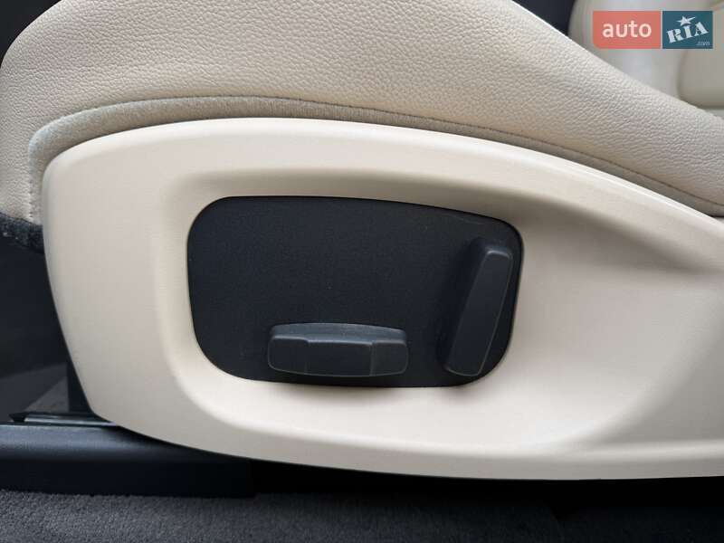 Внедорожник / Кроссовер Jaguar F-Pace 2017 в Ивано-Франковске фото 38 Внедорожник / Кроссовер Jaguar F-Pace 2017 в Ивано-Франковске