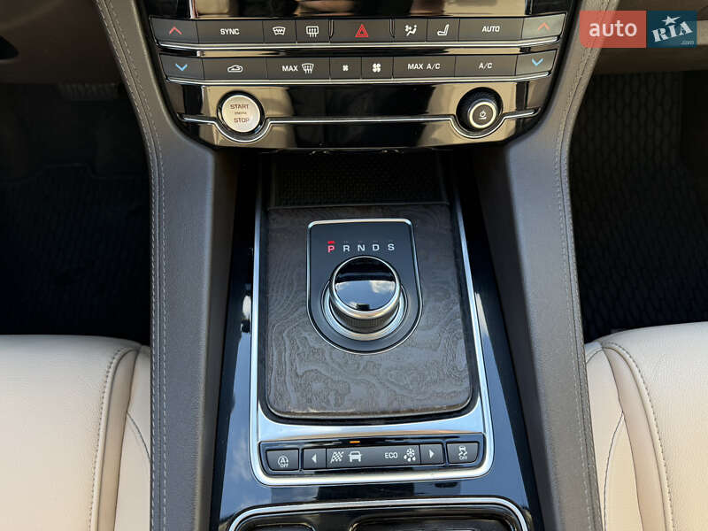 Позашляховик / Кросовер Jaguar F-Pace 2019 в Харкові