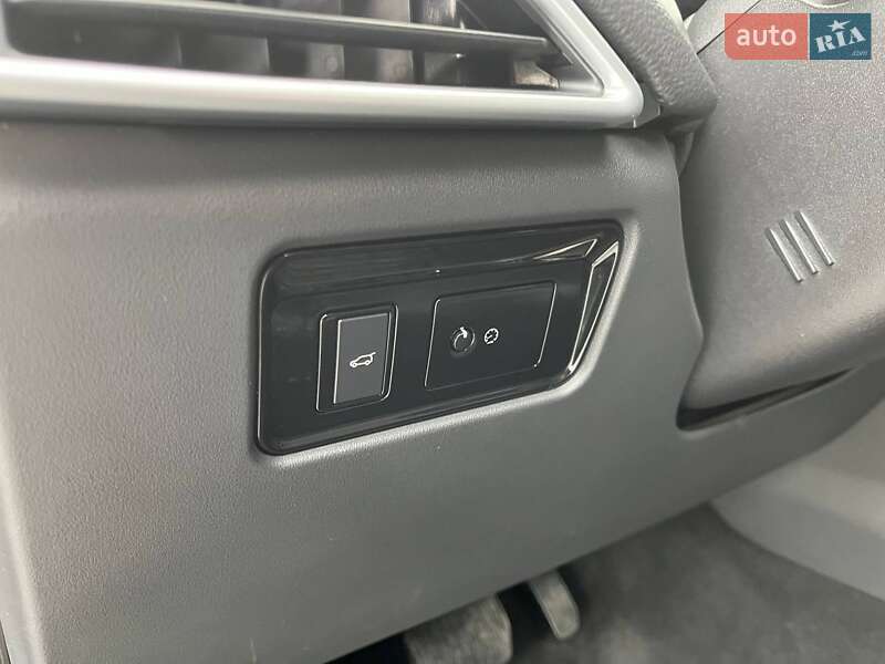 Внедорожник / Кроссовер Jaguar F-Pace 2017 в Киеве фото 19 Внедорожник / Кроссовер Jaguar F-Pace 2017 в Киеве