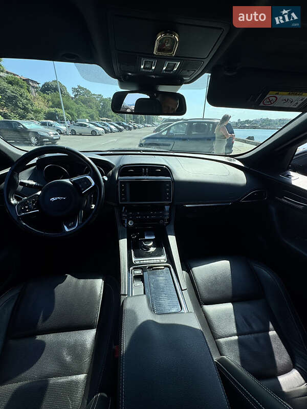 Внедорожник / Кроссовер Jaguar F-Pace 2018 в Черновцах