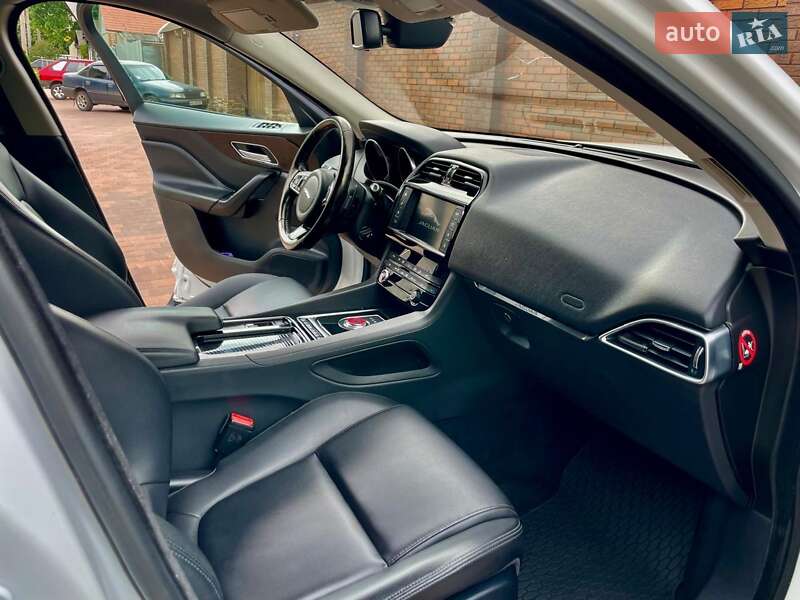 Внедорожник / Кроссовер Jaguar F-Pace 2018 в Киеве фото 23 Внедорожник / Кроссовер Jaguar F-Pace 2018 в Киеве