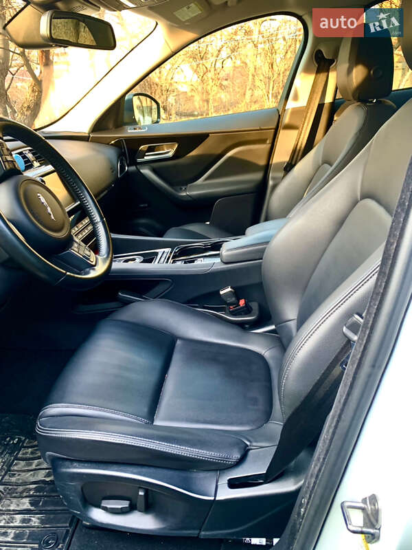 Внедорожник / Кроссовер Jaguar F-Pace 2016 в Каменец-Подольском